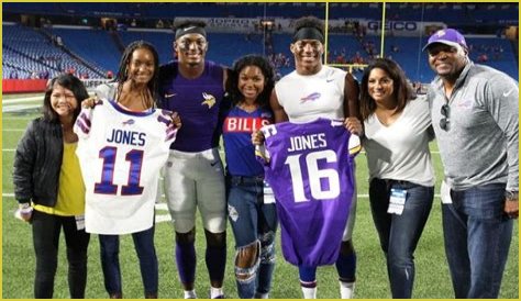 Zay Jones family, wife, children, parents, siblings